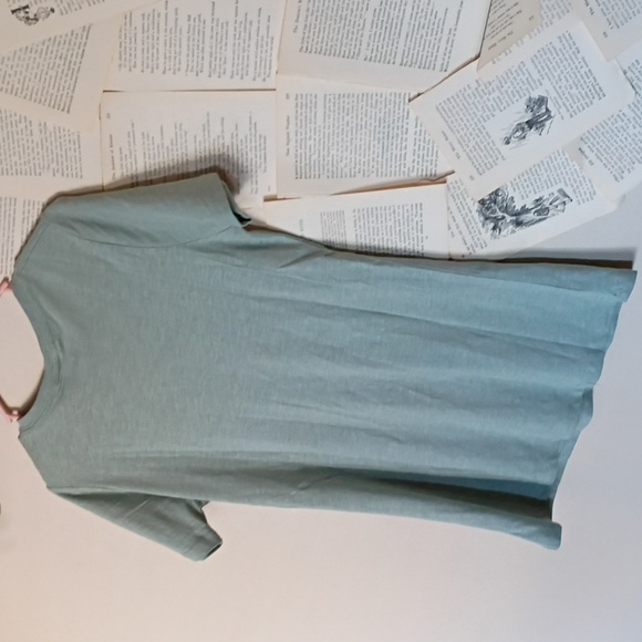 Graceland V Neck Elvis Tee - Picture 4 of 4